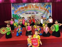 Tiết mục múa Cánh đồng tuổi thơ lớp A4