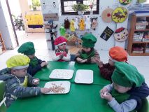 Hoạt động trải nghiệm nặn bánh trôi Tết Hàn Thực của lớp C3