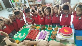 Lớp C3 tổ chức sinh nhật Bác Hồ