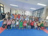 Các con lớp B2 múa bài ngày vui của mẹ ngày 8/3