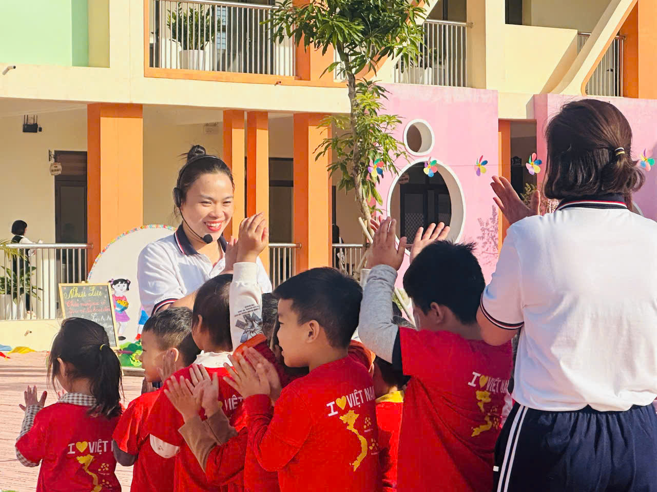 Hoạt động nhà trường