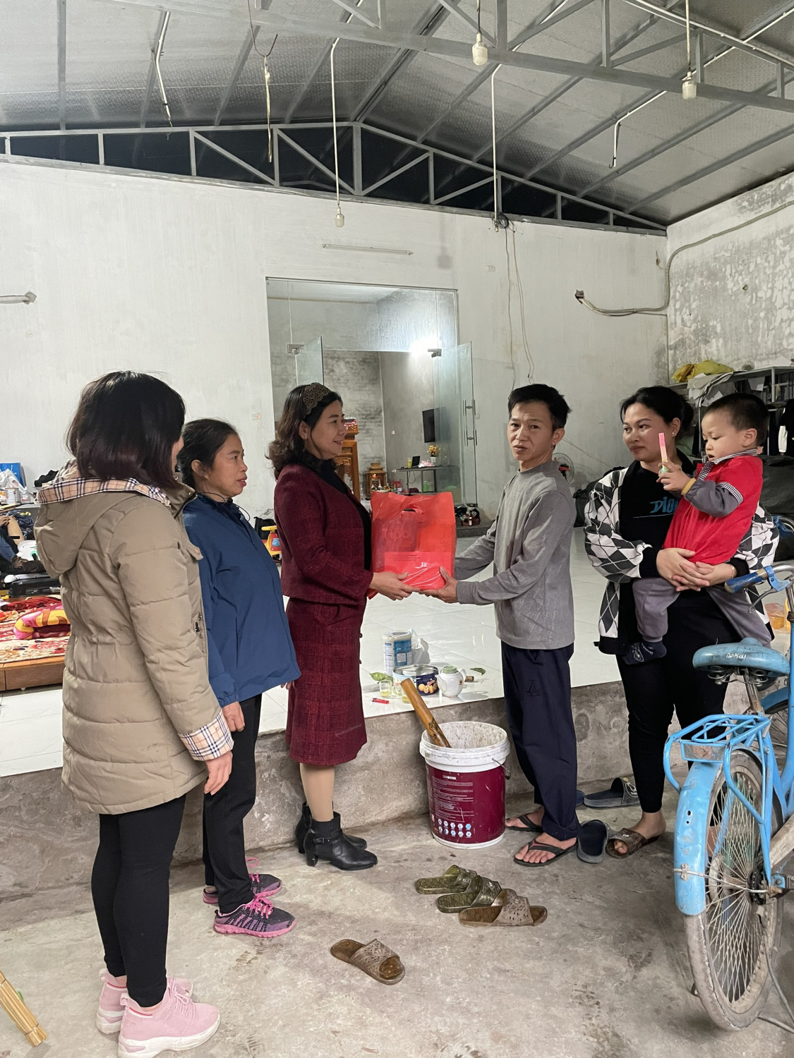 TRAO YÊU THƯƠNG VÀ LAN TỎA NHỮNG GIÁ TRỊ TỐT ĐẸP